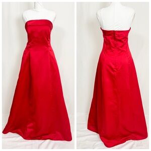 Vintage Y2K Red Strapless Prom Dress